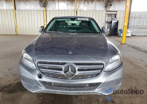 2015 Mercedes-Benz C 300 4Matic из США, поврежденный, VIN 55SWF4KB6FU014749